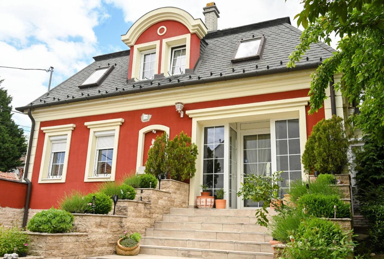 Szt. Flórián Vendégház - B&B
