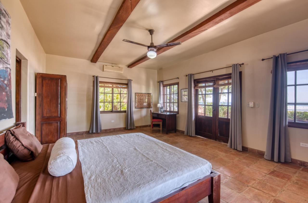 Kamer met Kingsize Bed en Uitzicht op Zee