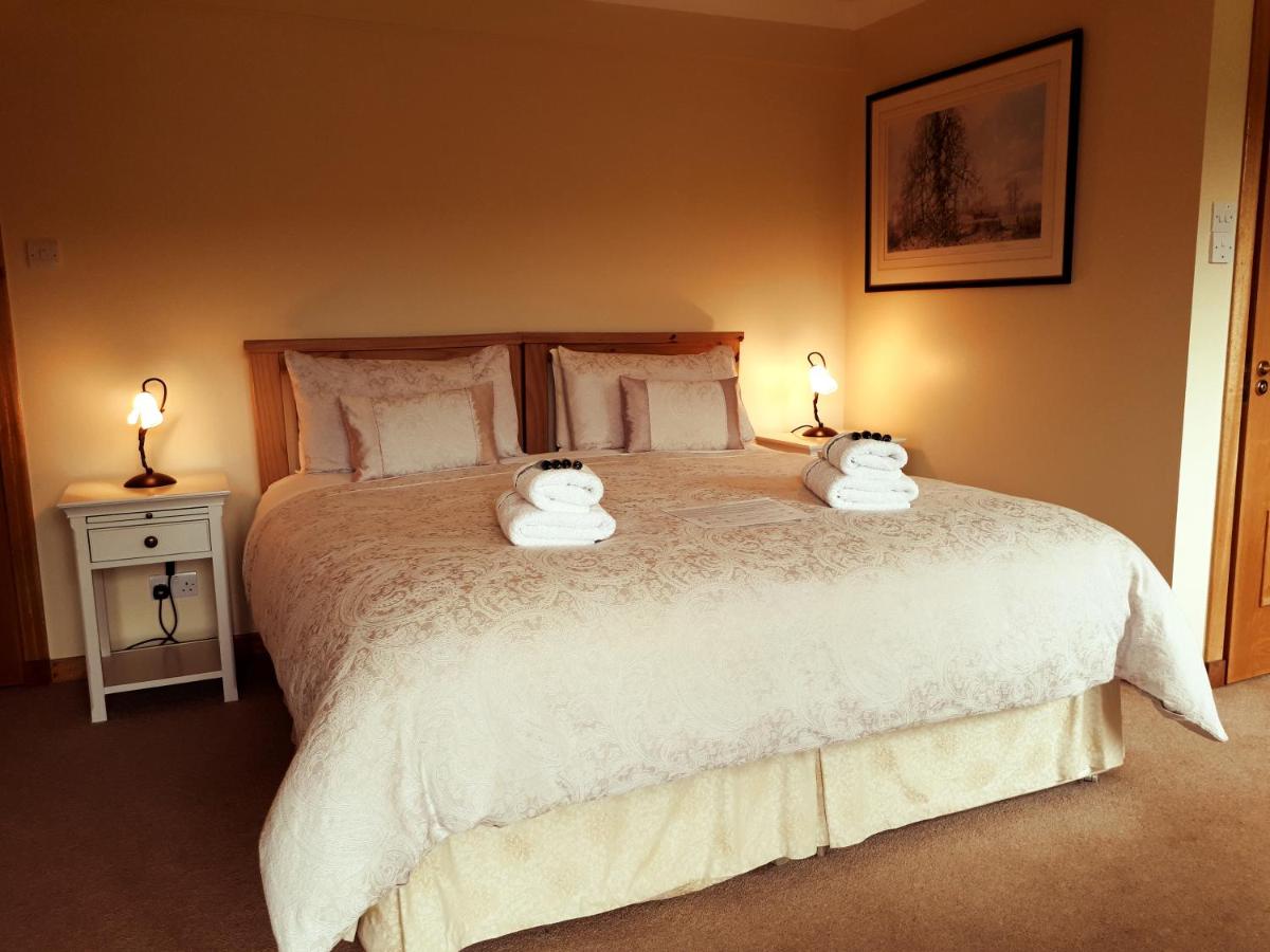 Superior King with Lake View