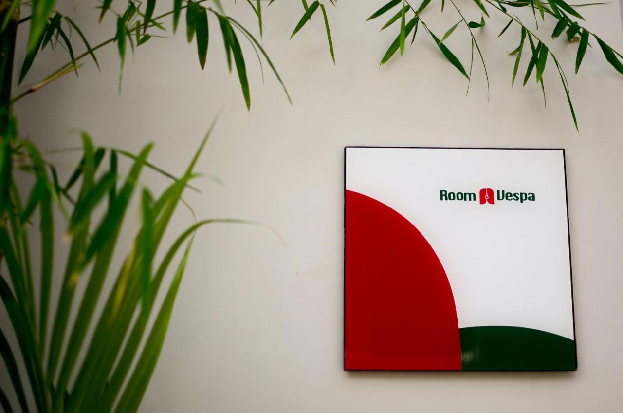 Room & Vespa 1 - B&B