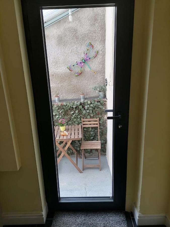 Tynant House- Cosy 3 bed house- Near City Centre and FREE parking - Chambres d'hôtes Cardiff