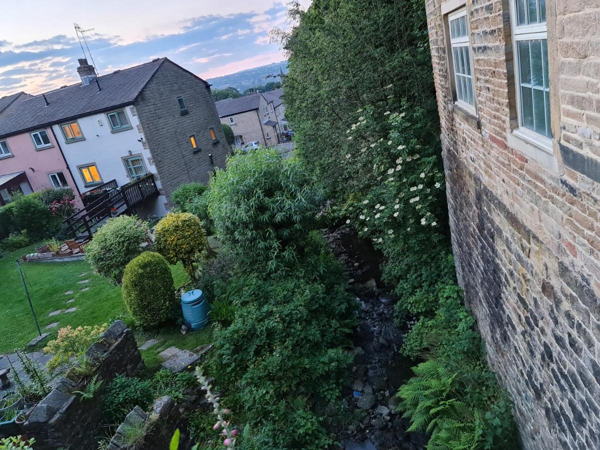 2 Bed Woodland Retreat - Garden & Free Parking - B&B Keighley
