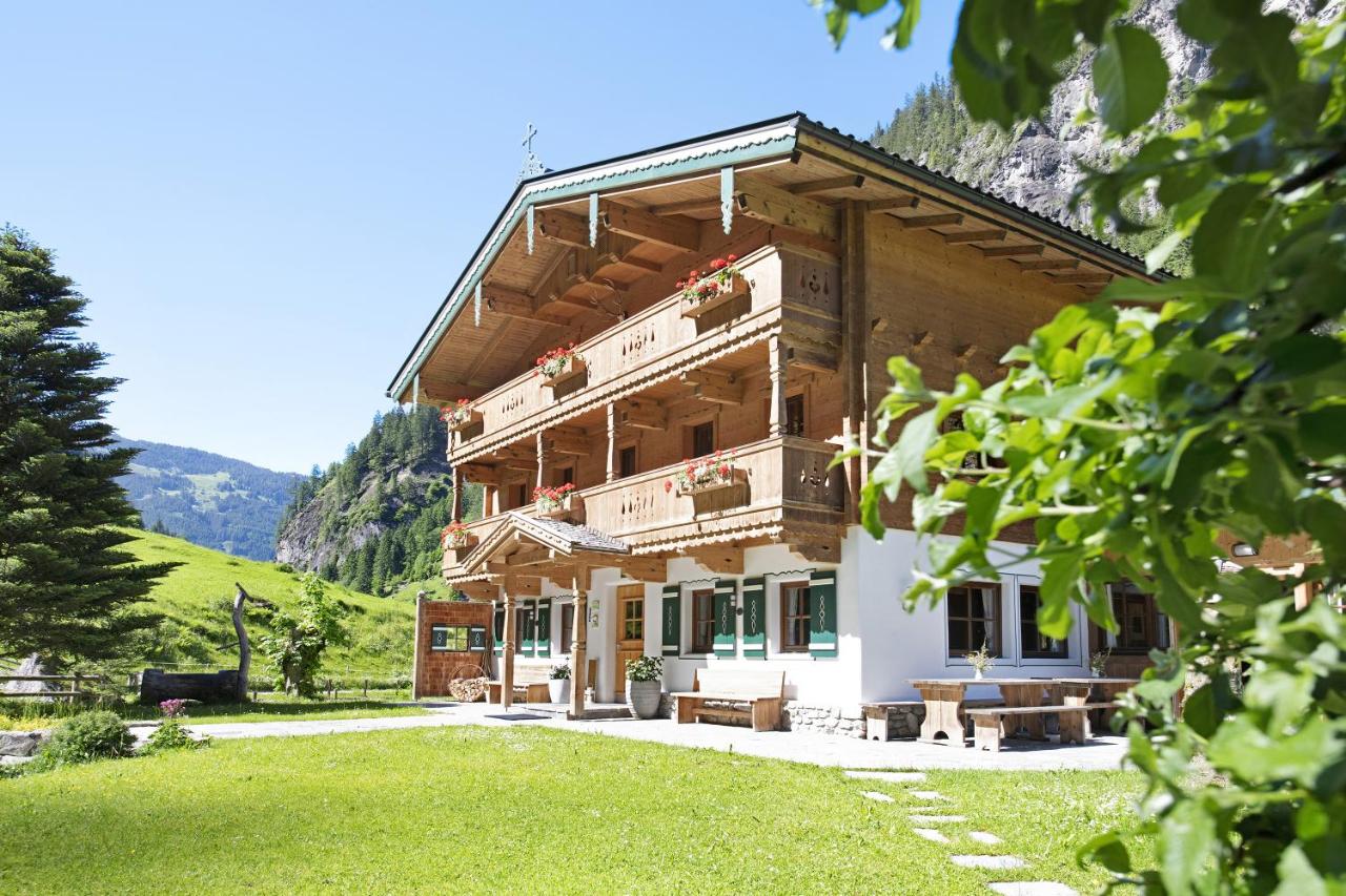 B&B Mayrhofen - Alpenchalet Lacknerbrunn bis 30 P - Bed and Breakfast Mayrhofen