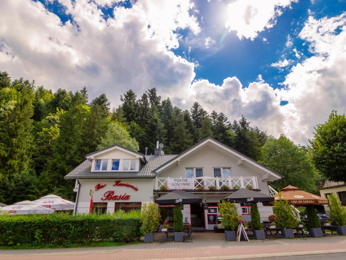 Bar-Kawiarnia BASIA Pokoje Gościnne - B&B