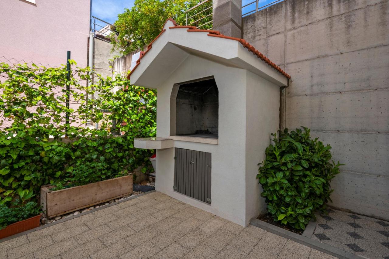 Apartment with free and private parking - B&B Makarska