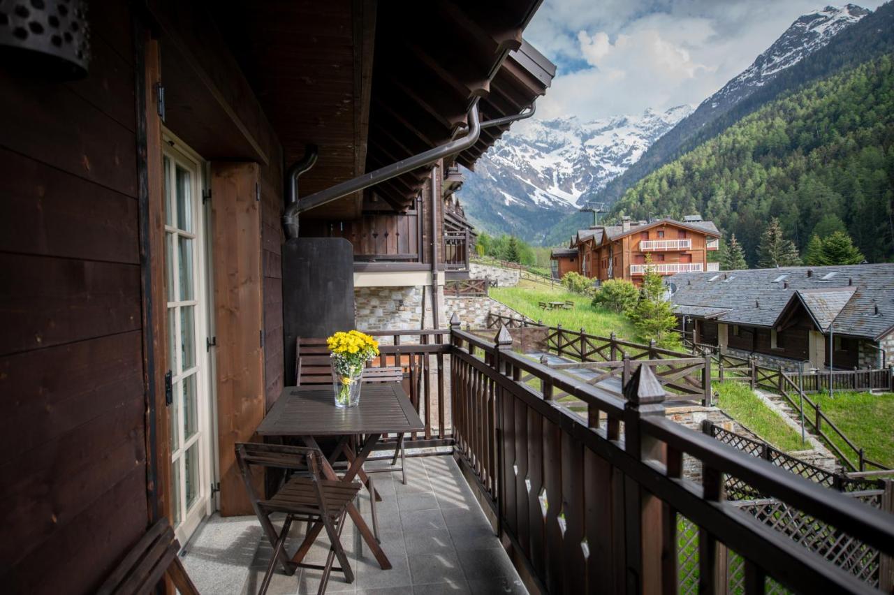 TRILOCALE ALPES: DIMENTICA L'AUTO E RILASSATI - B&B Ponte di Legno