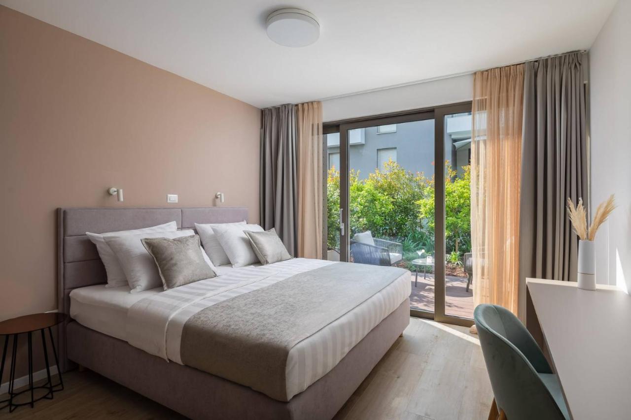 Comfort One-Bedroom Apartment with Sea View