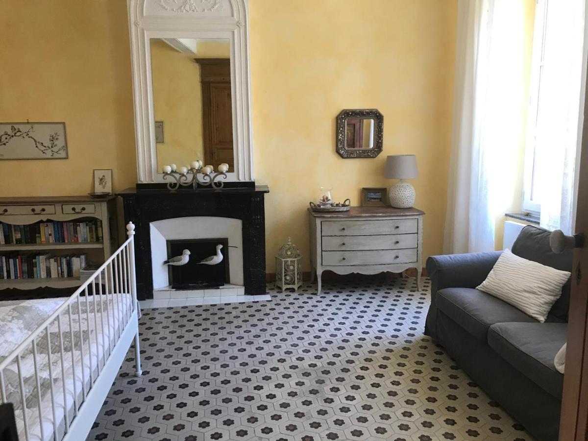 Tweepersoonskamer met Gedeelde Badkamer