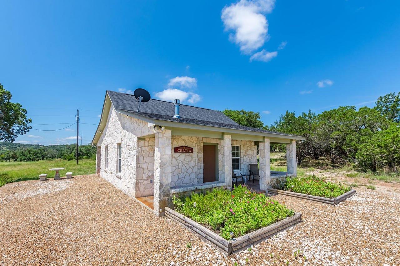 B&B Fredericksburg - Appian Way Celtic Cottage - Bed and Breakfast Fredericksburg