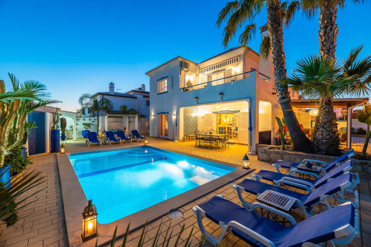 Villa Oasis Galé - Luxury Villa with private pool, AC, free wifi, 5 min from the beach - Chambres d'hôtes Albufeira