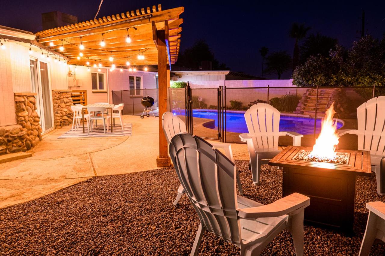 B&B Tempe - @ 3BR2BA House @ Pool + Game Room + BBQ + Fire Pit - Bed and Breakfast Tempe
