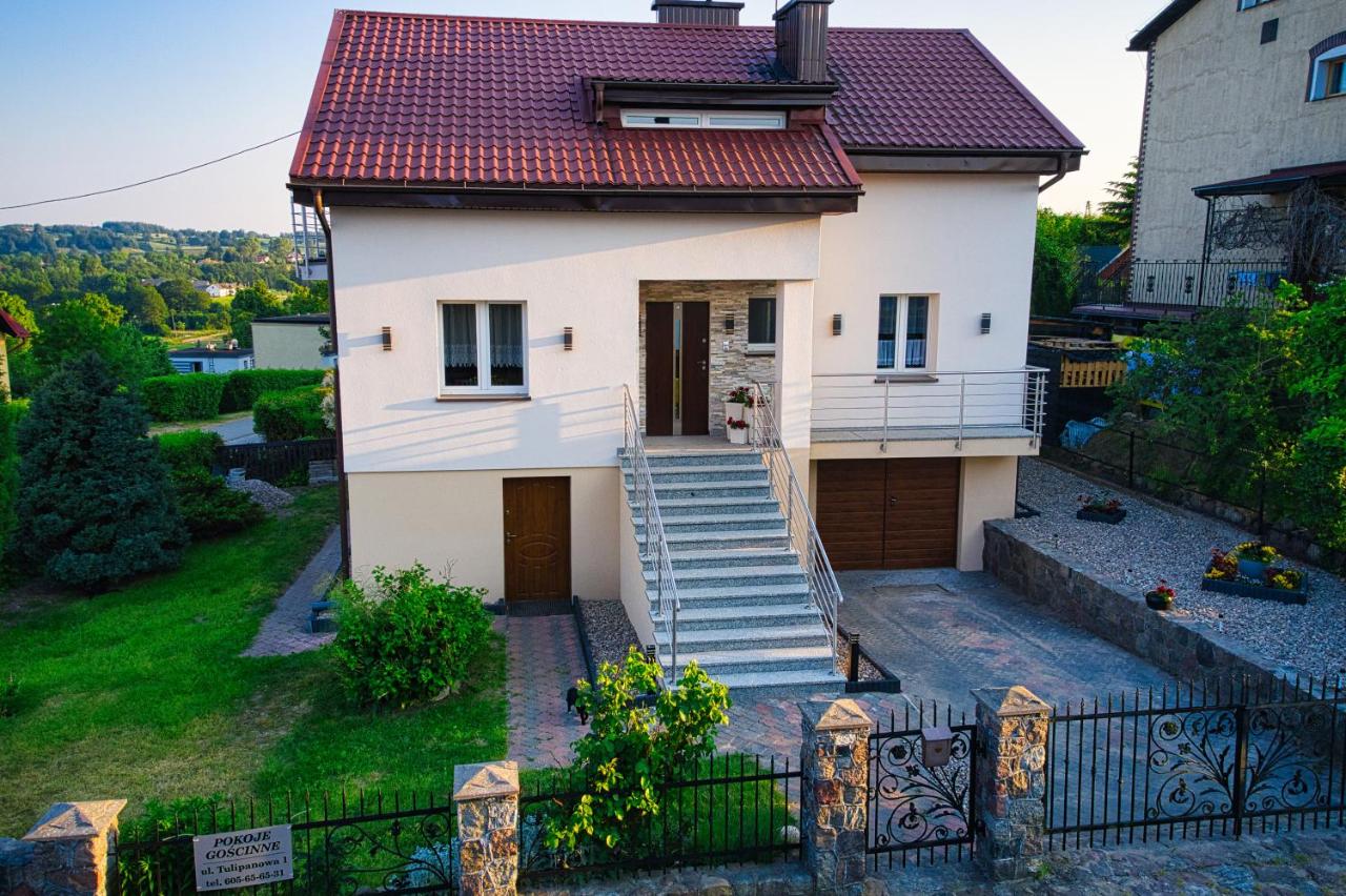 Dom wakacyjny Na Tulipanowej w Chmielnie - B&B