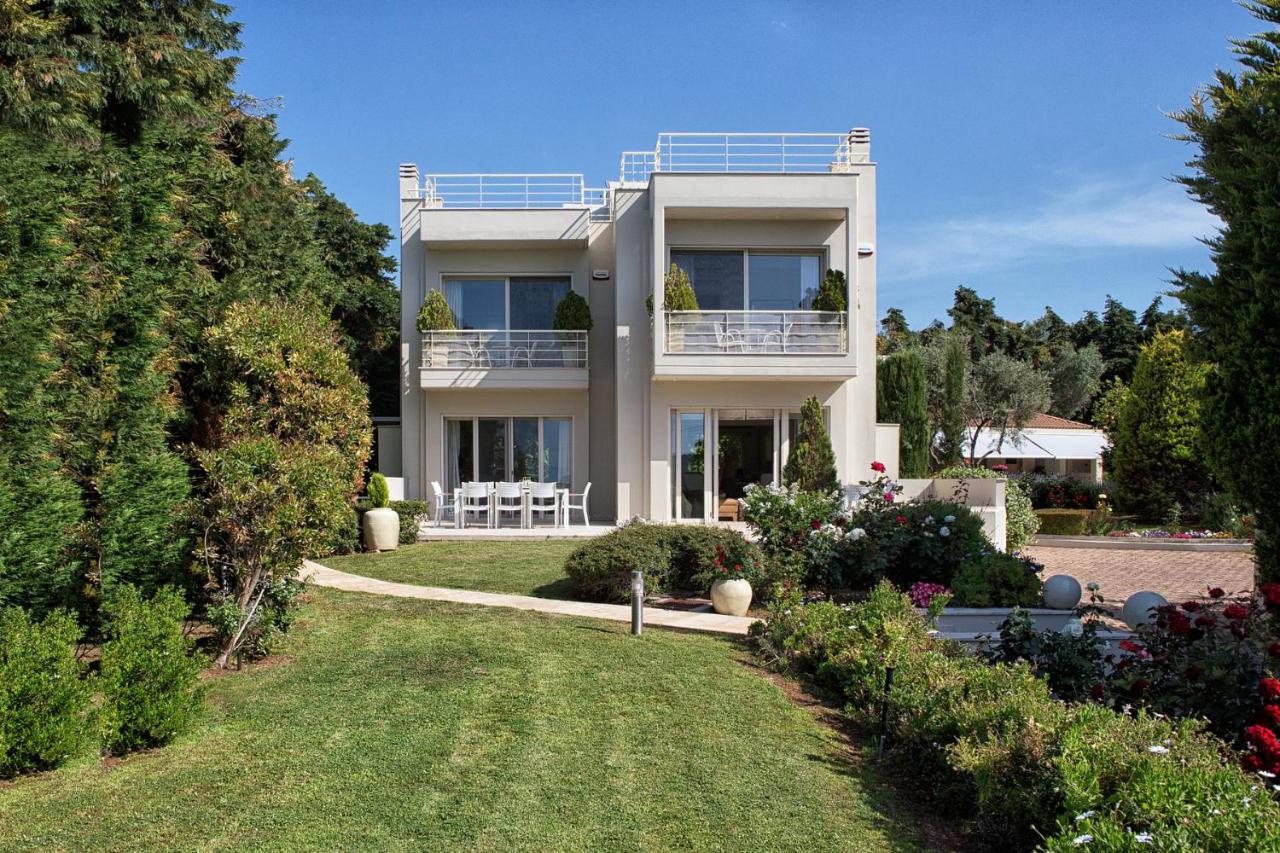 Three-Bedroom Villa (6 Adults)