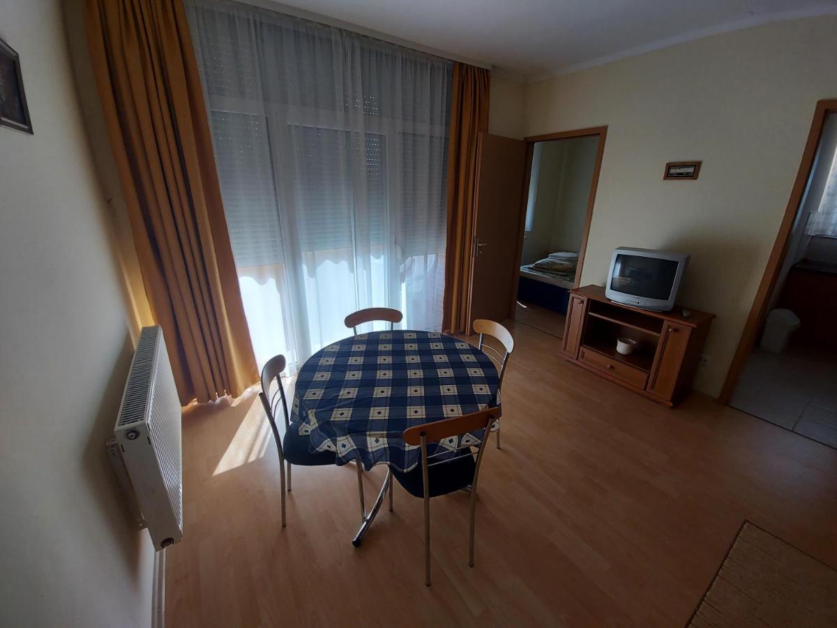 Appartamento con Vista Piscina
