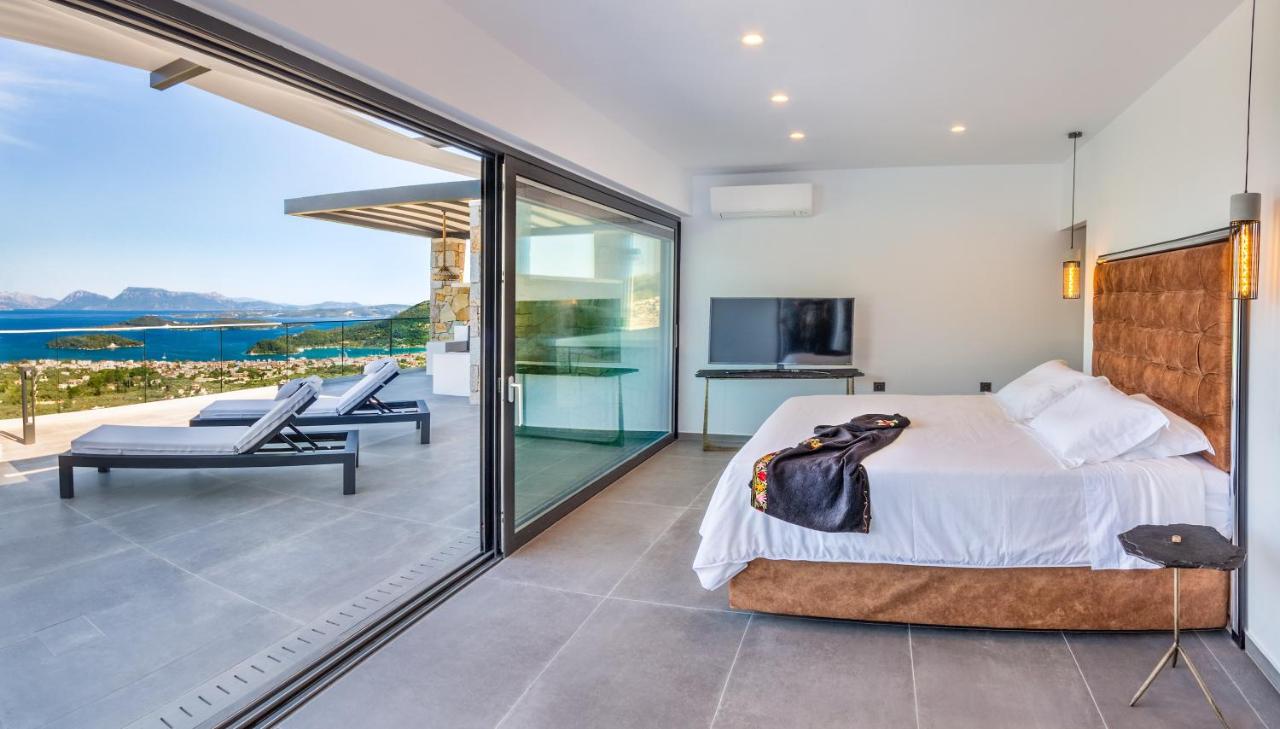 King Suite with Infinity Pool and sea View 