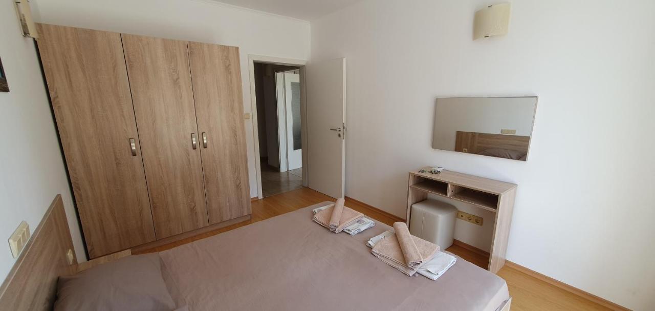 Appartement - Vue sur Piscine 