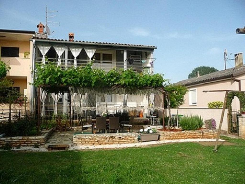 Apartment in Fažana with terrace, air conditioning, WiFi, washing machine (4957-1) - Ferienwohnung Fazana