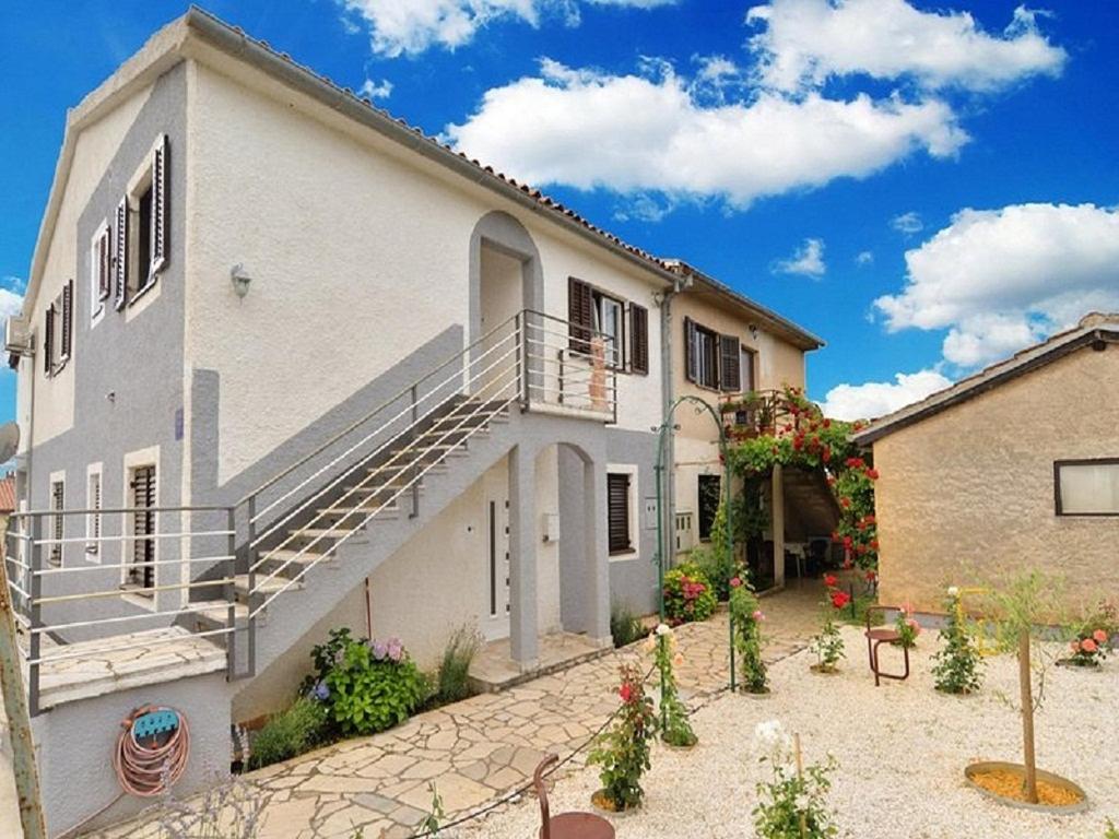 Apartment in Fažana with terrace, air conditioning, WiFi, washing machine (4957-1) - Ferienwohnung Fazana