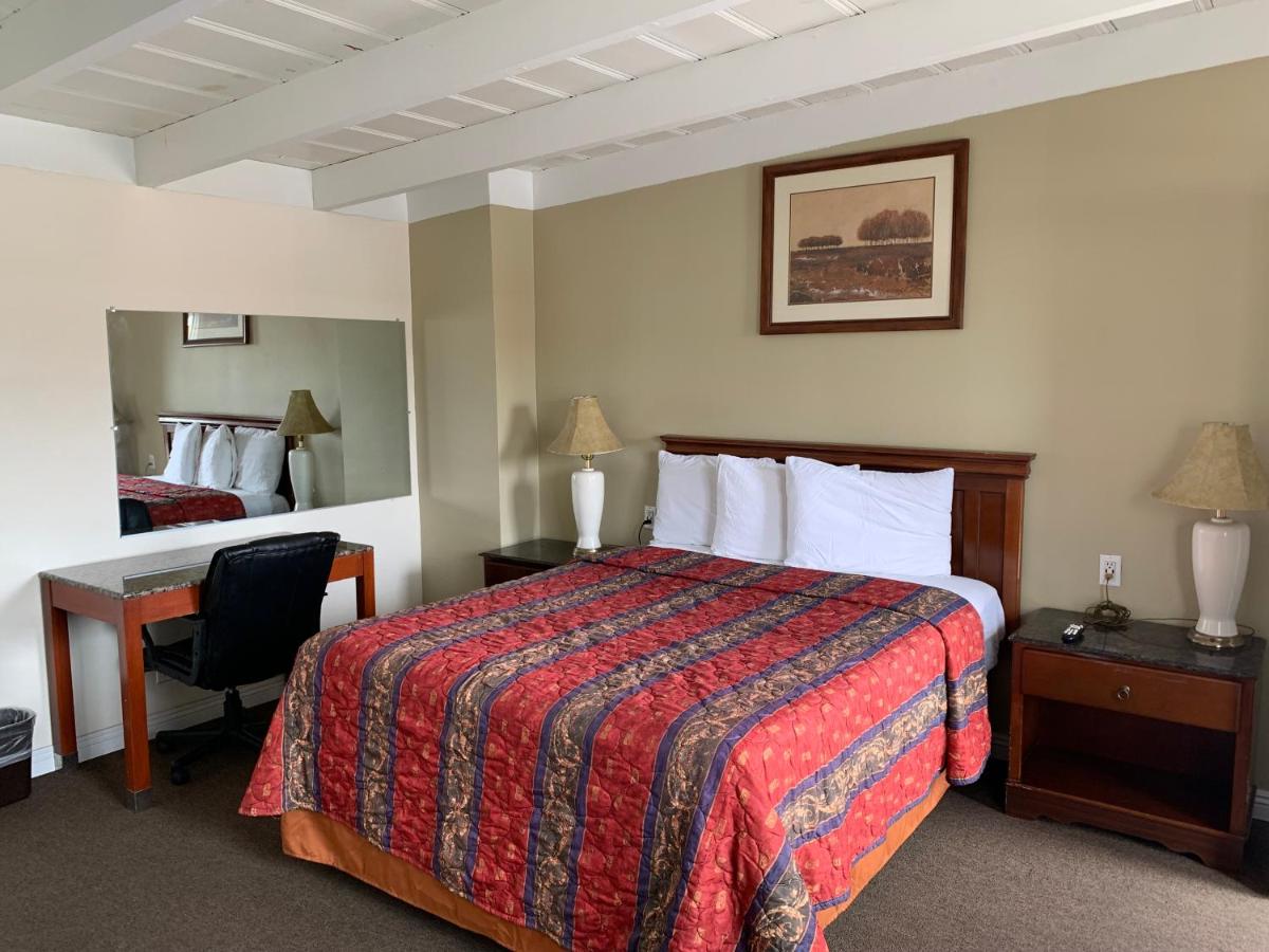 Queen Room