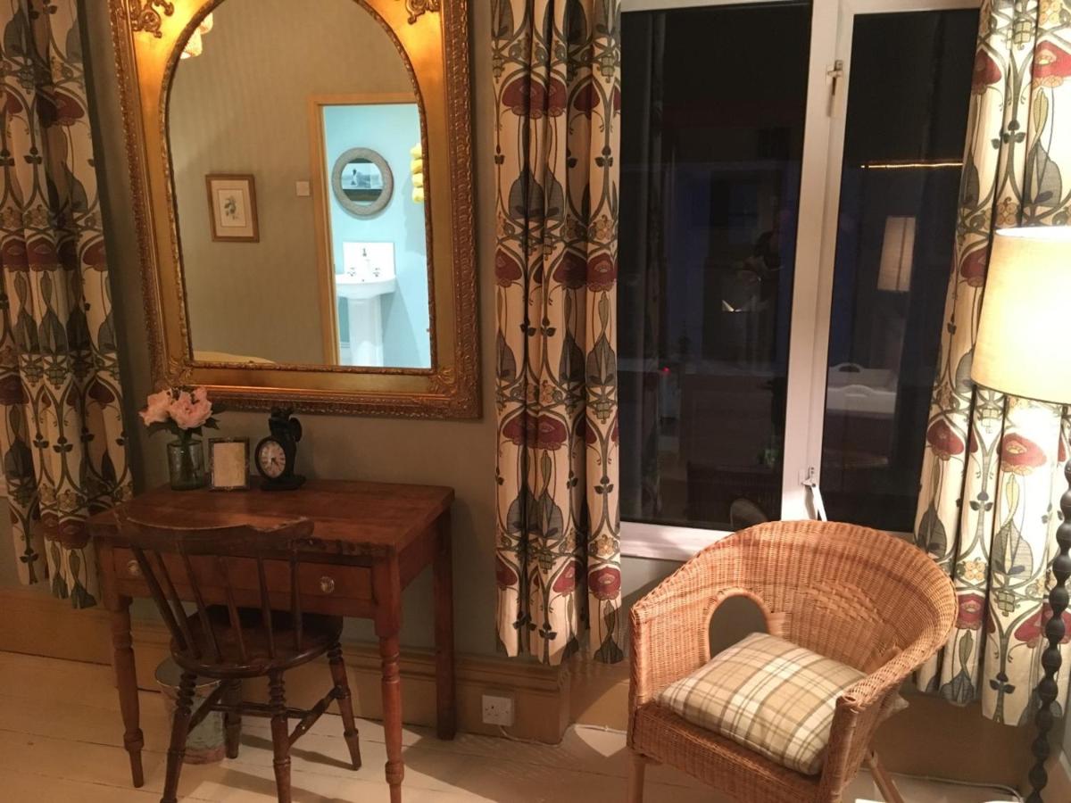 No. 30 - B&B