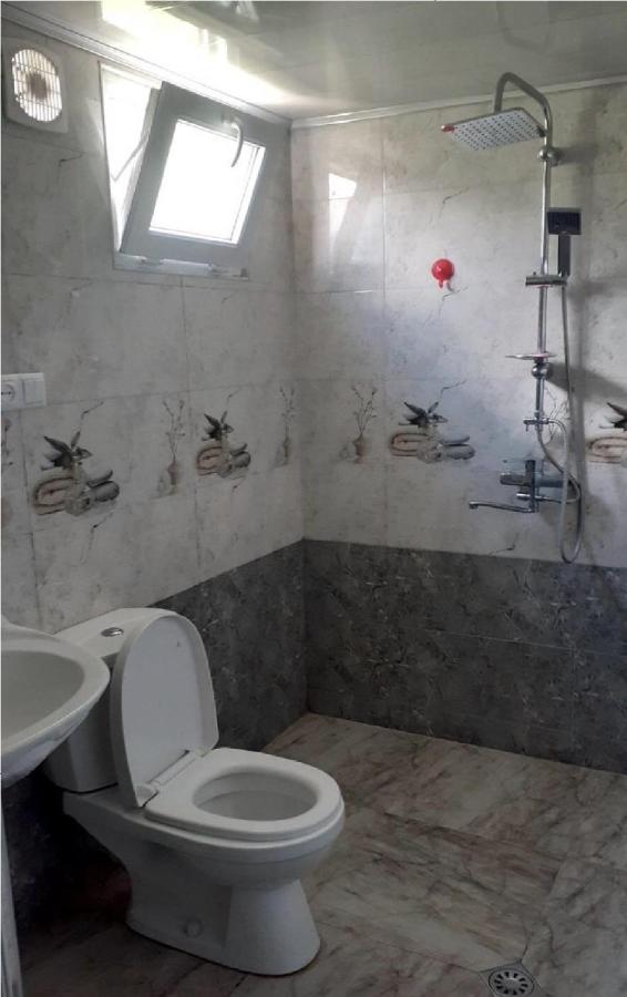 Camera Doppia con Letti Singoli con Bagno Privato 