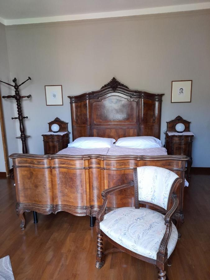 Camera Matrimoniale con Vista Lago