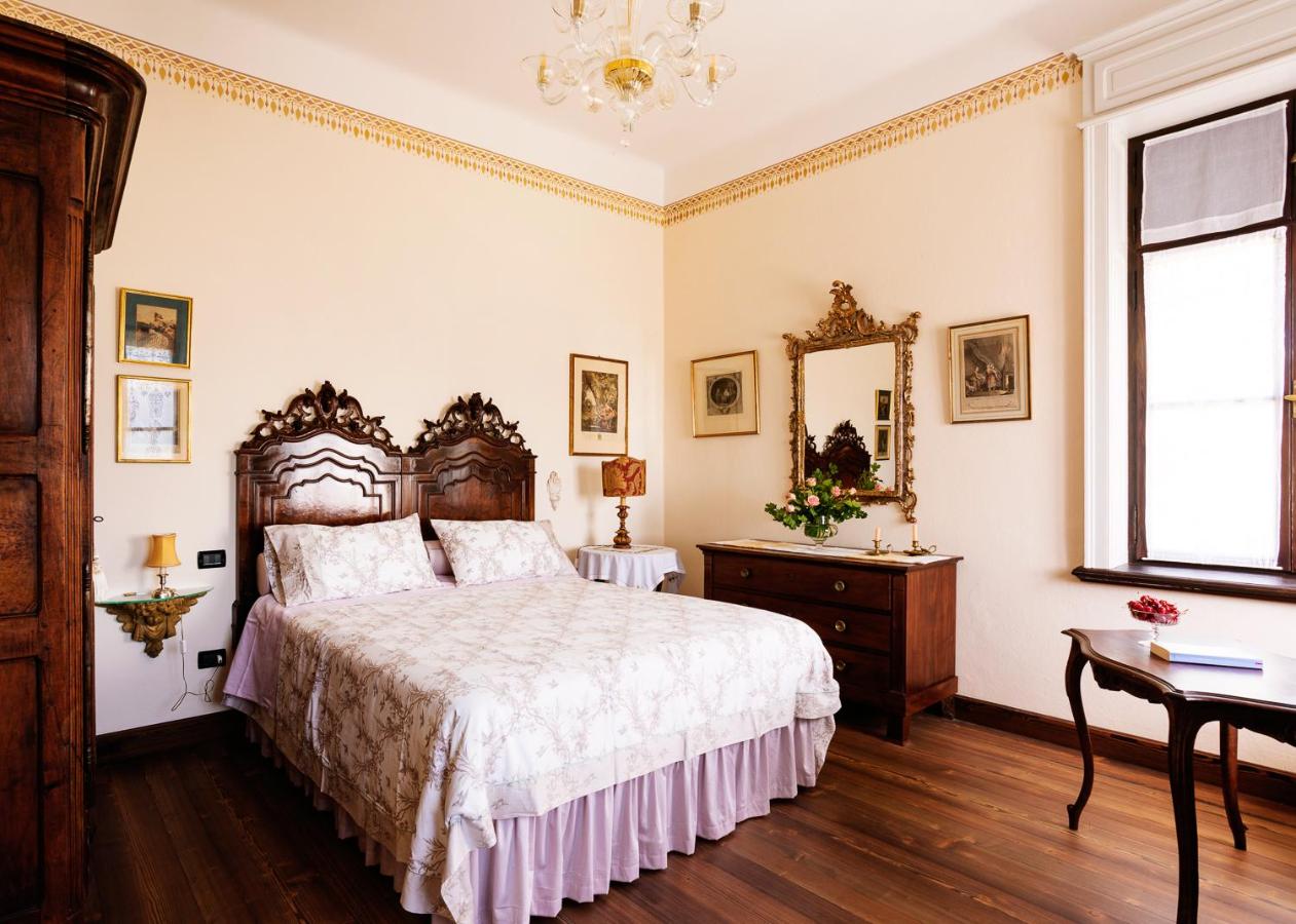 Tweepersoonskamer met een Eigen Externe Badkamer