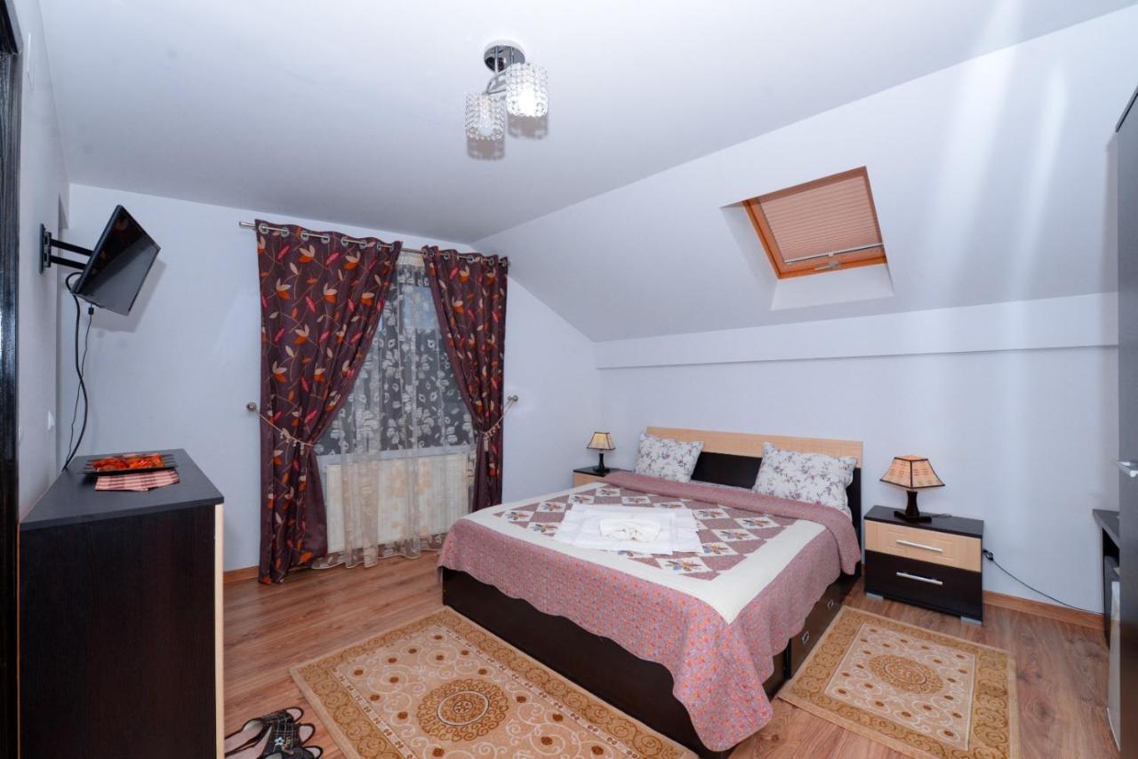 Deluxe Double Room with Shower