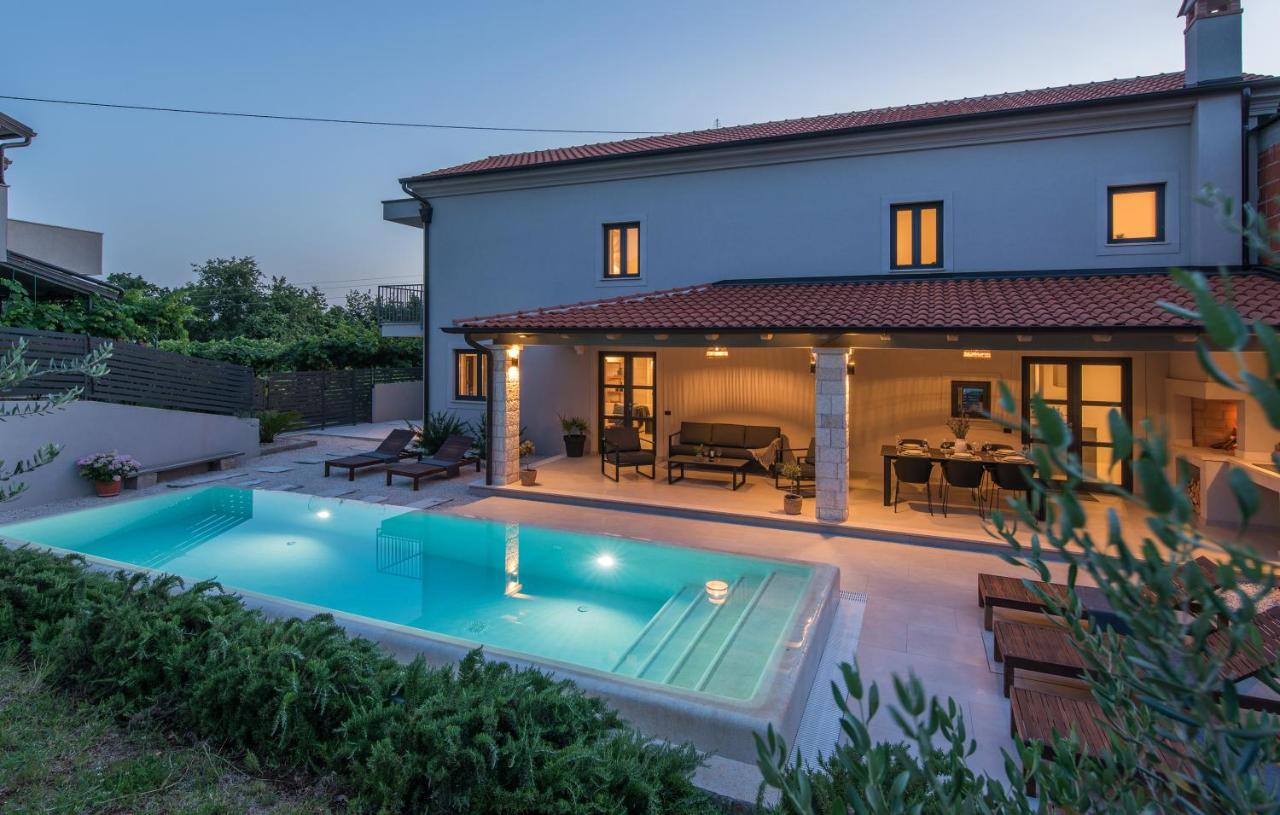 B&B Poreč - Stunning 3 Bedroom Villa with pool - Bed and Breakfast Poreč