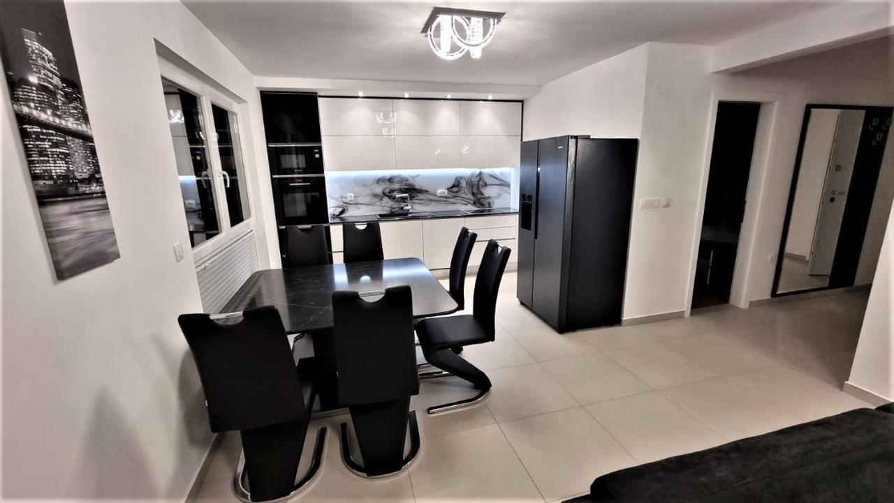 BARTOL LUXURY APARTMENTS KRK Croatia, with own HOT TUB - WHIRLPOOL - Chambres d'hôtes Krk
