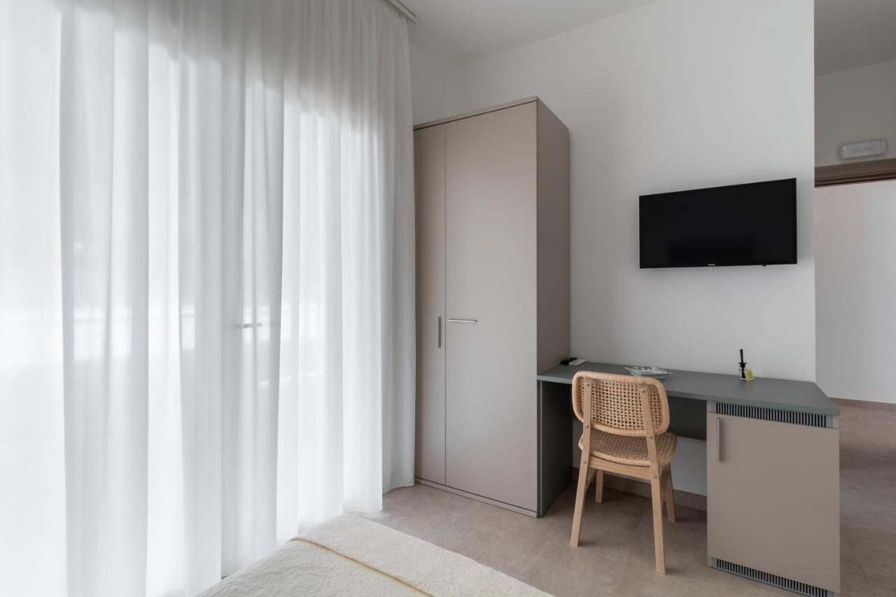 Double or Twin Room with Terrace