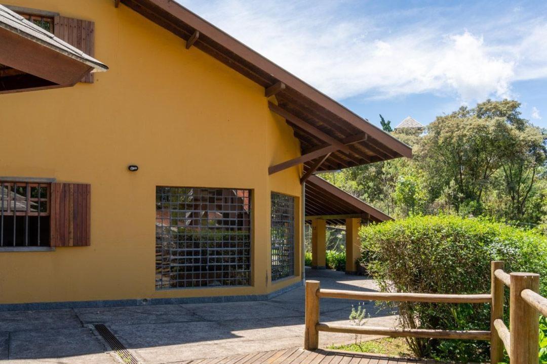 Casa com forno de pizza e vista para as montanhas - B&B