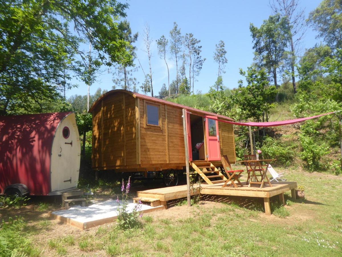 Rosa the Cosy Cabin - Gypsy Wagon - Shepherds Hut, RIVER VIEWS Off-grid eco living - B&B