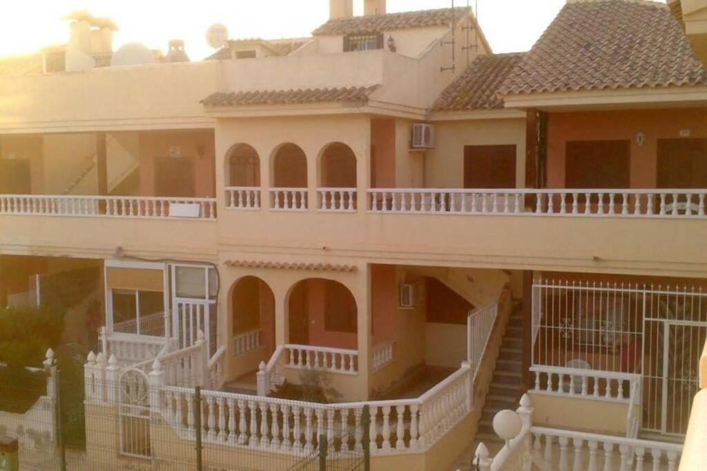 Torrevieja : Appart 1st floor with pool view - B&B Torrevieja