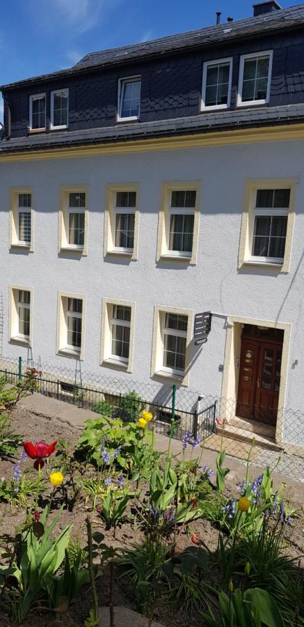 B&B Annaberg-Buchholz - Ferienwohnungen Altstadtherz - Bed and Breakfast Annaberg-Buchholz