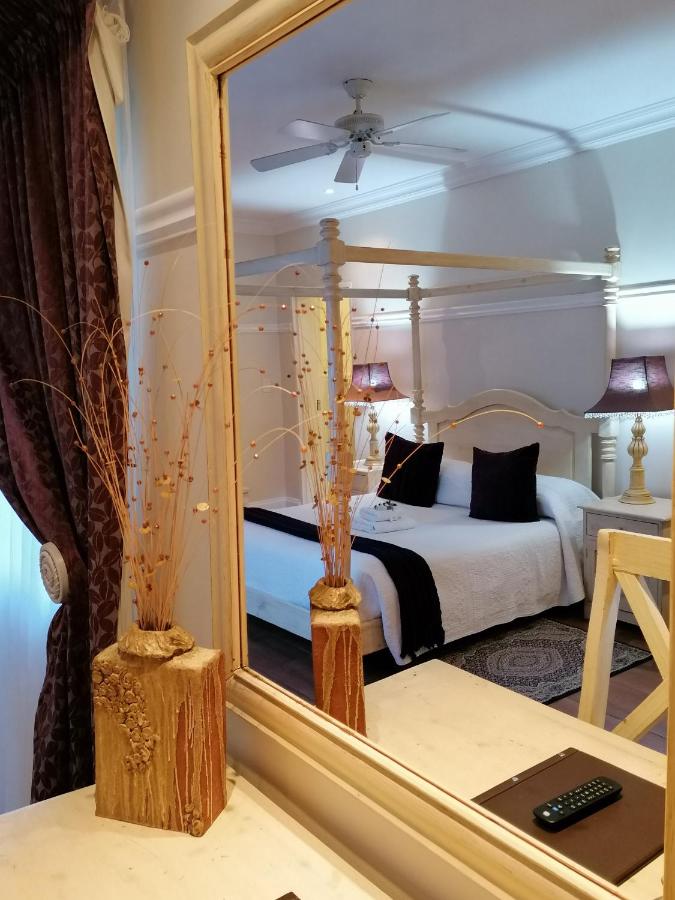 Comfort Queen Room