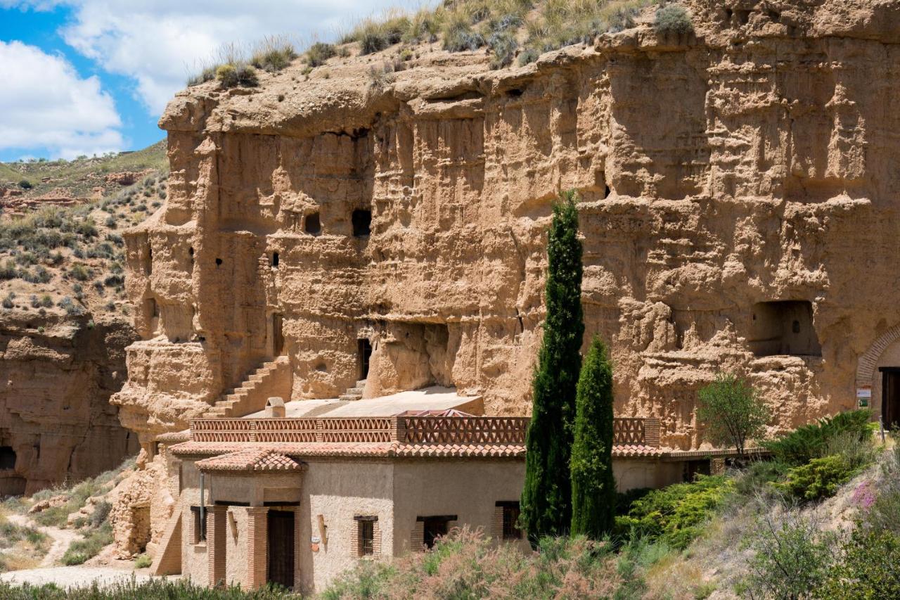 Two-Bedroom Apartment (5 Adults) - Cave