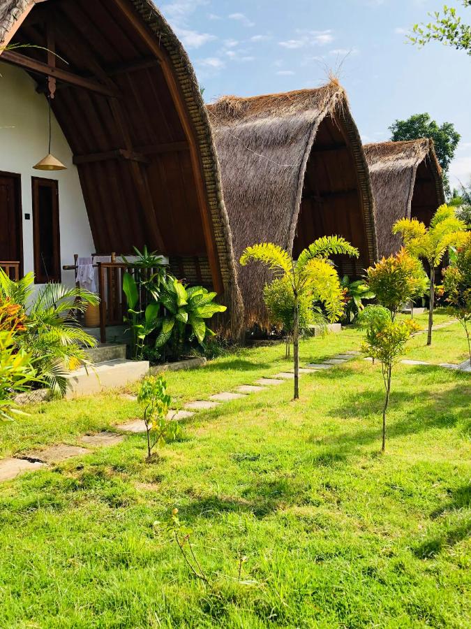 Tropical Sunday Bungalow - Surf And Stay - Chambres d’hôtes Selongbelanak