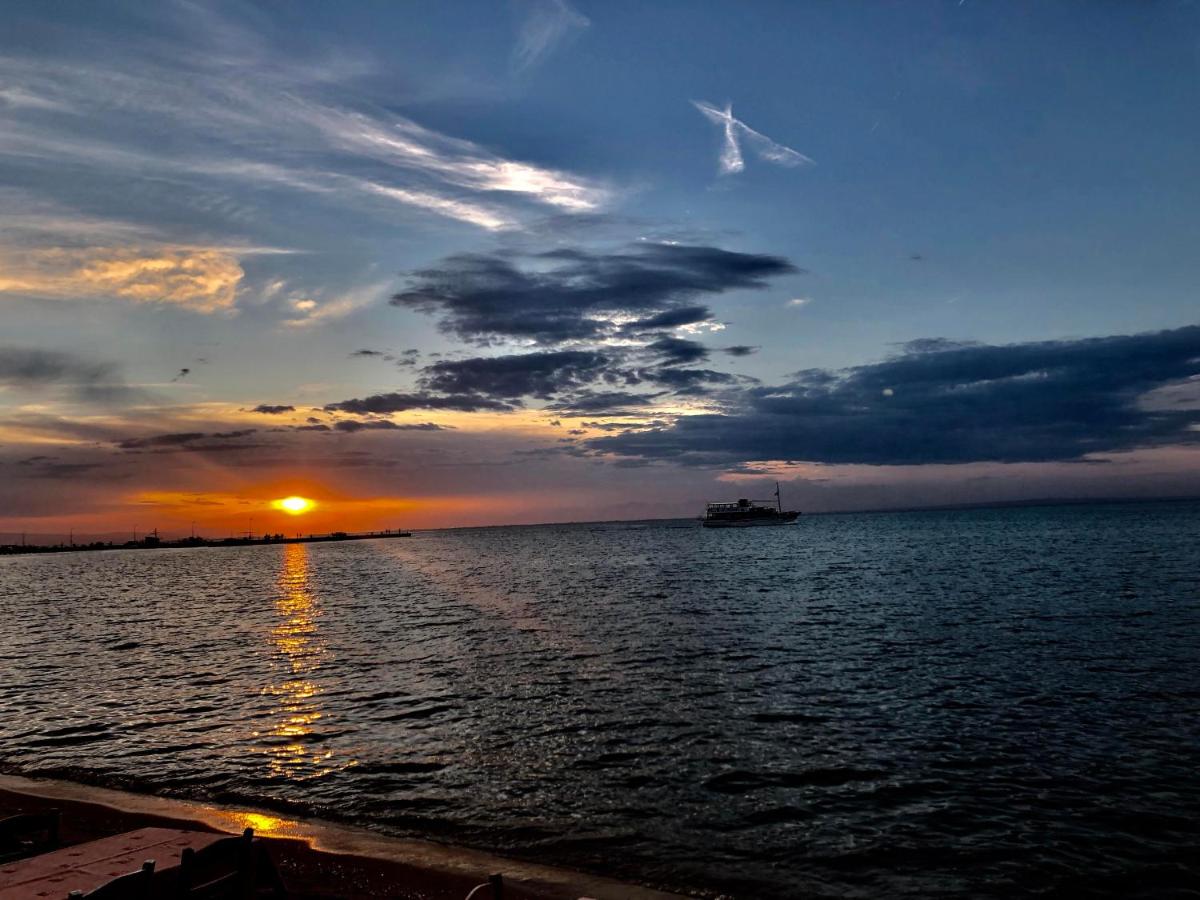 VYRON 2 LUSSO - Chambres d’hôtes Néa Michanióna