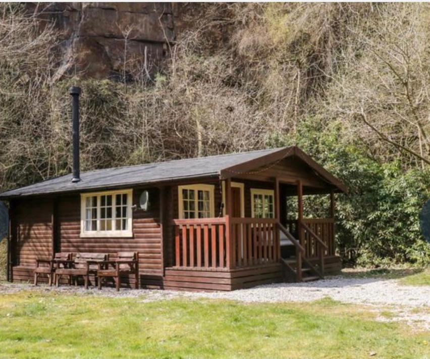 B&B Crich - 3bears Log Cabin Whatstandwell Matlock Derbyshire - Bed and Breakfast Crich