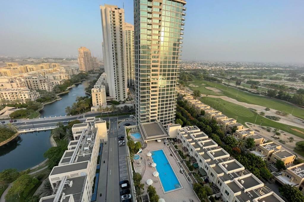 Cozy 2 BR apt Golf Tower Greens, stunning Golf views - B&B Dubai