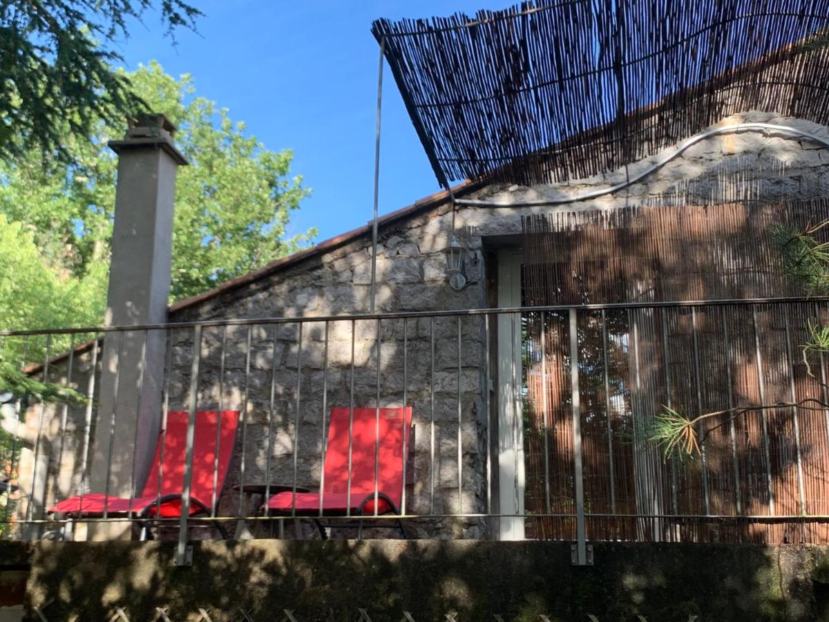 Chambre d'hôtes climatisée avec terrasse privée - Ferienwohnung Saint-Alban-Auriolles