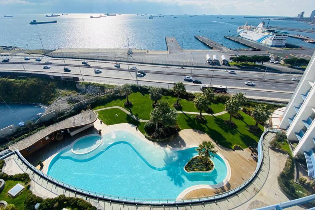 B&B Istanbul - Luxury 2 Room Suite Apartment With Seaview In Center - Bed and Breakfast Istanbul