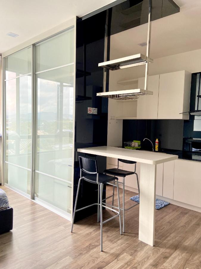 Landmark Residence 2, GreenView, Less Noise, Free WiFi with TvBox, Free Parking, Near Kajang, Cheras, C180, MRT - B&B Kajang