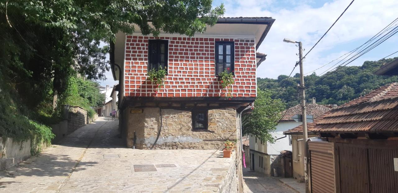 B&B Veliko Tarnovo - The Red Konak - Bed and Breakfast Veliko Tarnovo