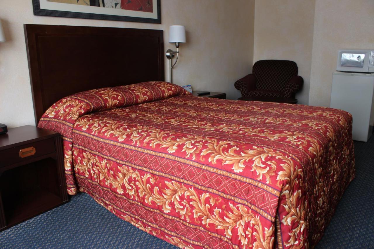 Habitación con cama grande 