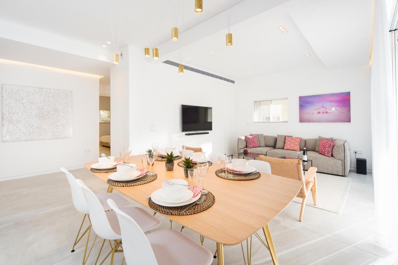 Spacious & Design 2BDR near Gordon Beach - Ferienwohnung Tel Aviv