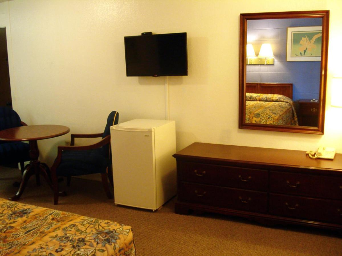 Standard Queen Room