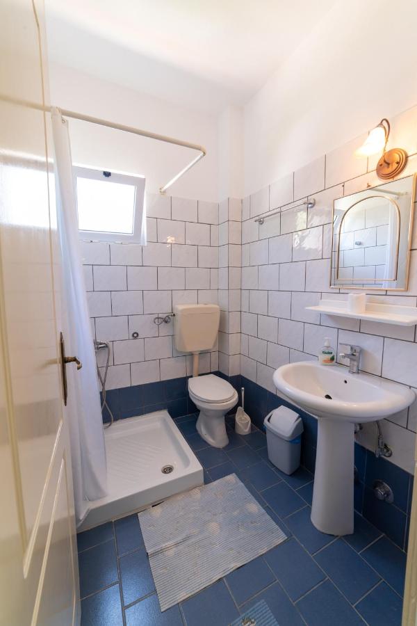 Camera Tripla Deluxe 