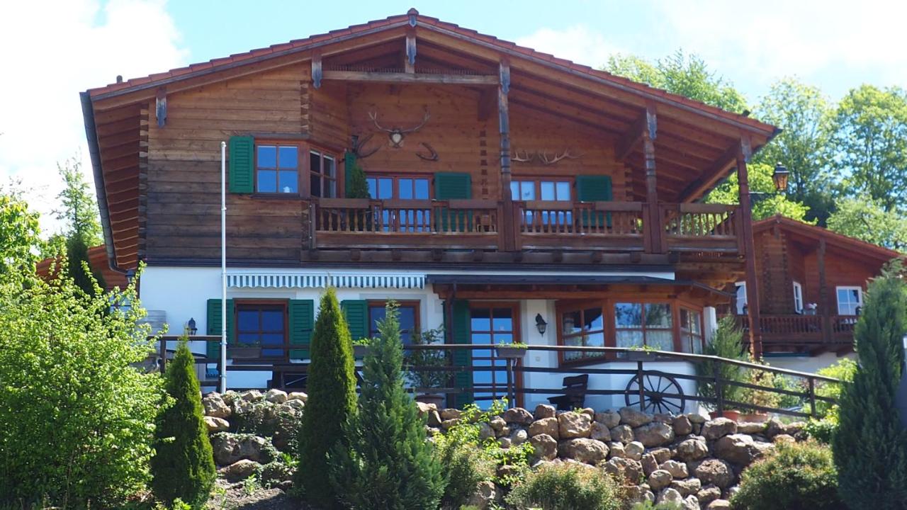 B&B Bad Griesbach im Rottal - Golfchalet Uttlau - Bed and Breakfast Bad Griesbach im Rottal